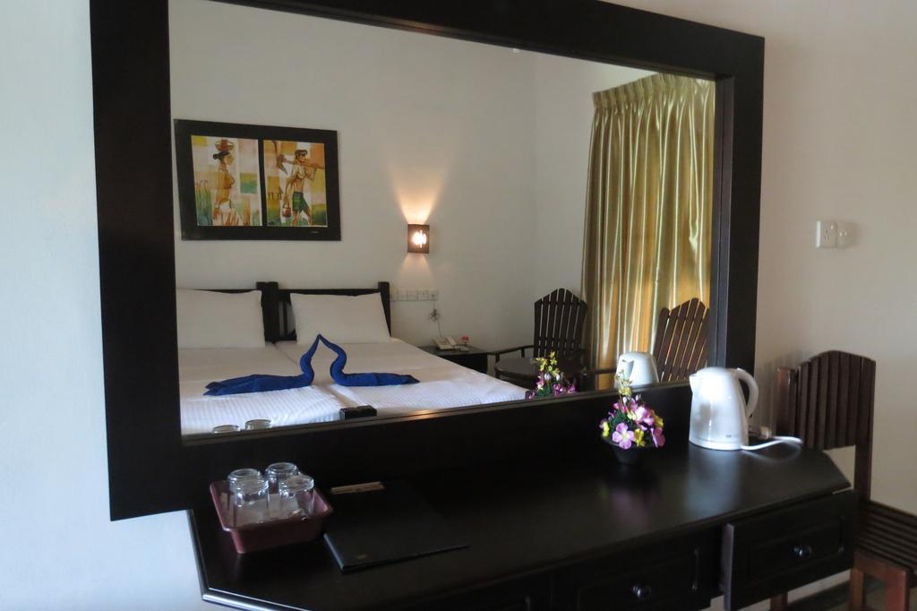 Scandinavia Hotel Hikkaduwa Habitación foto