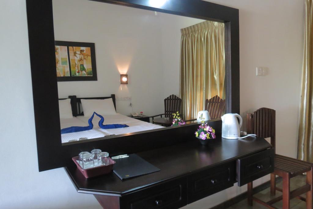 Scandinavia Hotel Hikkaduwa Habitación foto